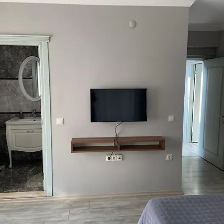 Villa Golyolu 1-2 *