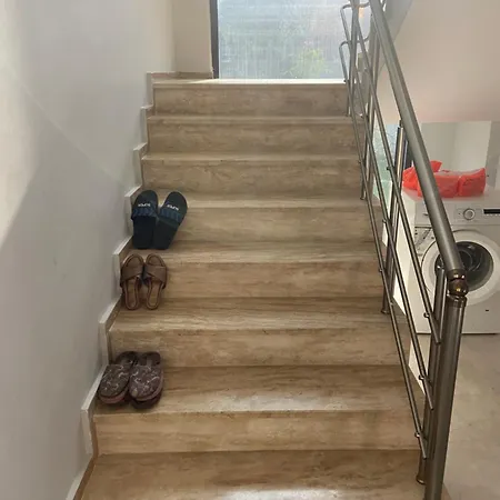 Villa Golyolu 1-2 *