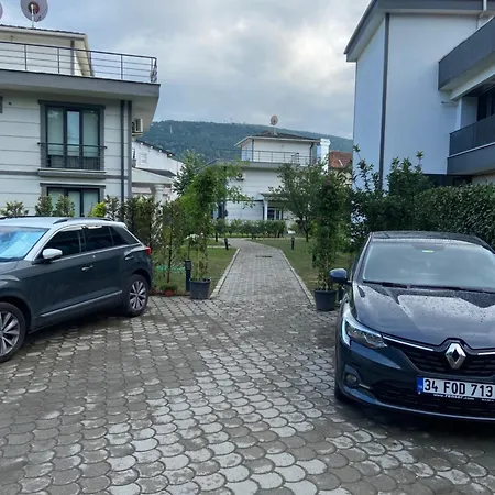 Villa Golyolu 1-2 *